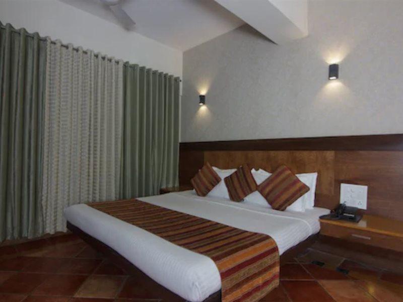 Hotel Chandralok 罗纳瓦拉 外观 照片