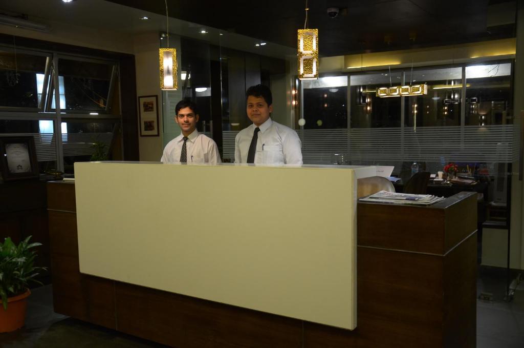 Hotel Chandralok 罗纳瓦拉 外观 照片