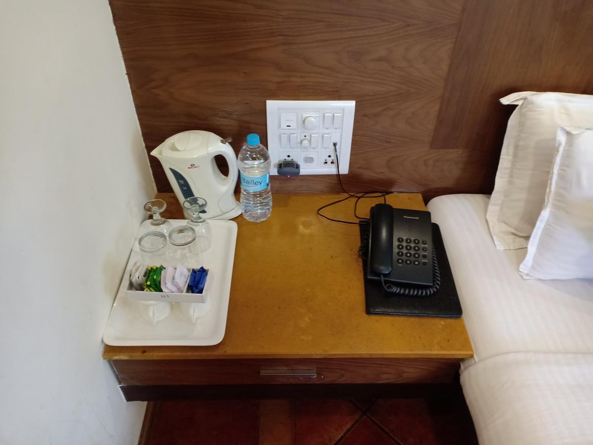 Hotel Chandralok 罗纳瓦拉 外观 照片