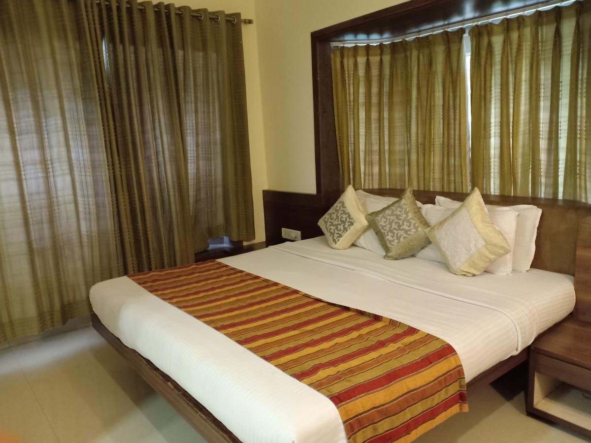 Hotel Chandralok 罗纳瓦拉 外观 照片