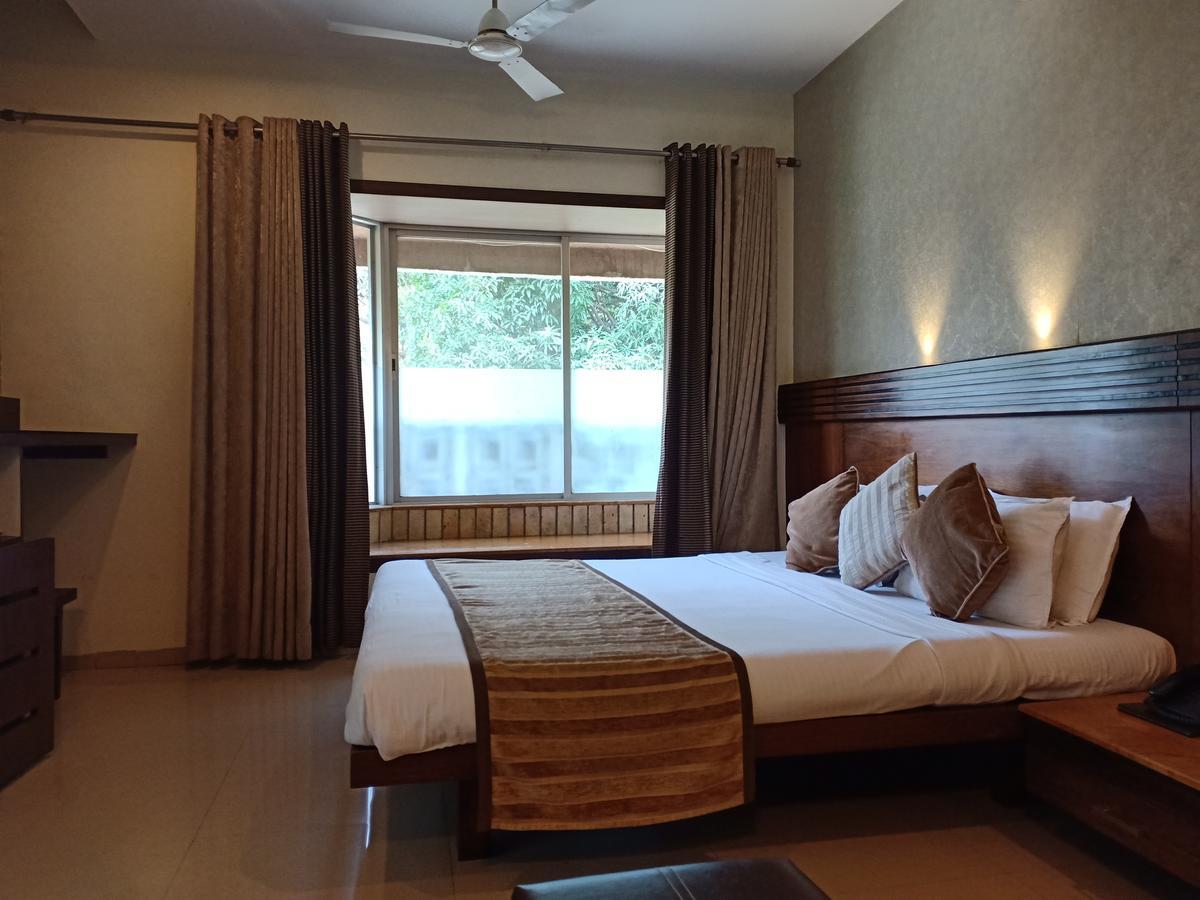 Hotel Chandralok 罗纳瓦拉 外观 照片