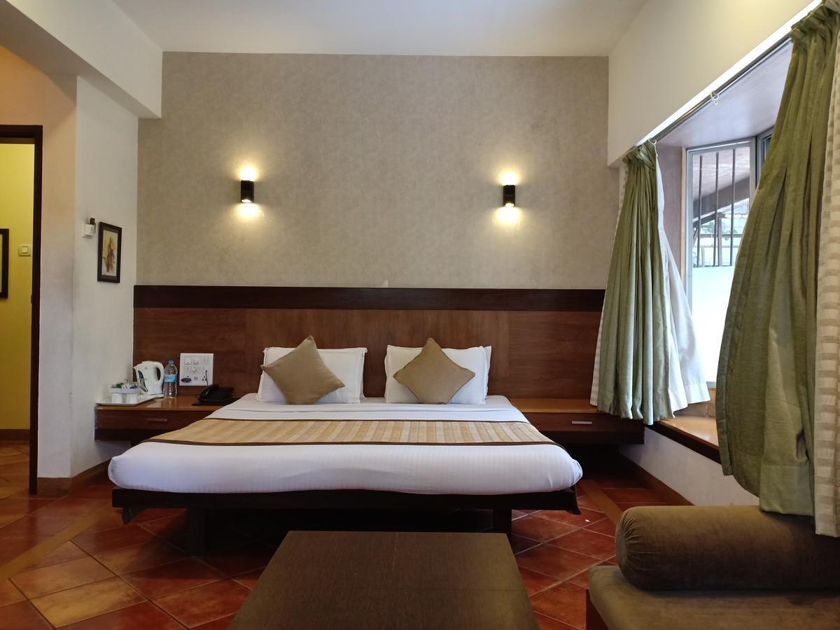 Hotel Chandralok 罗纳瓦拉 外观 照片