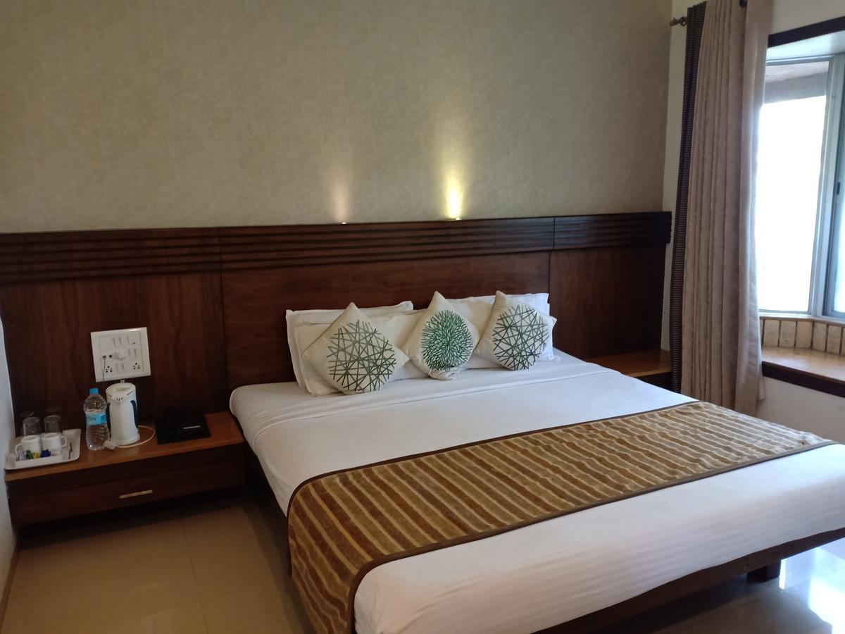 Hotel Chandralok 罗纳瓦拉 外观 照片