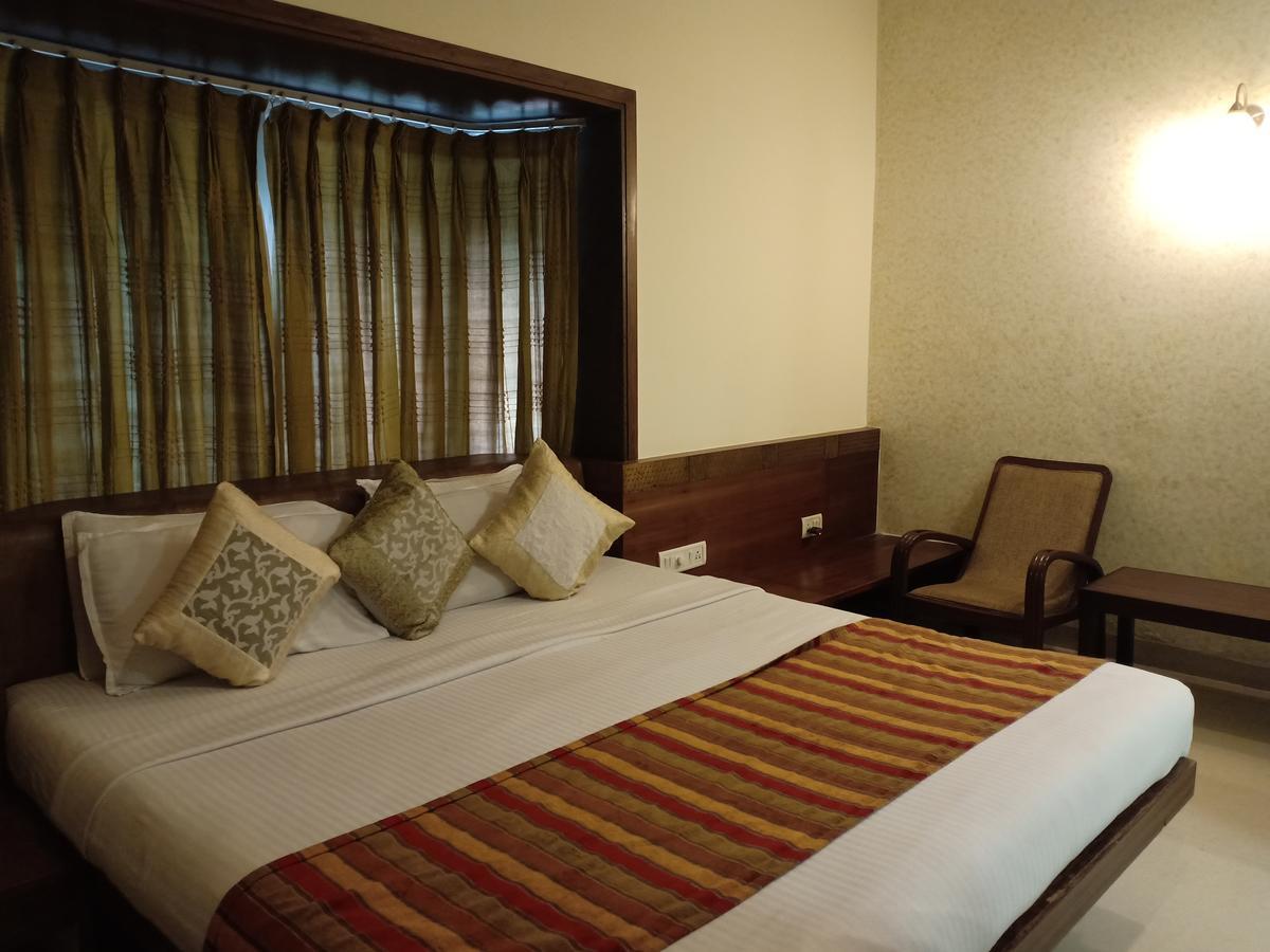 Hotel Chandralok 罗纳瓦拉 外观 照片